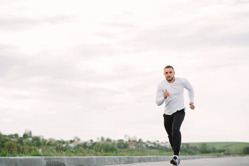 courir-avec-un-gilet-lesté